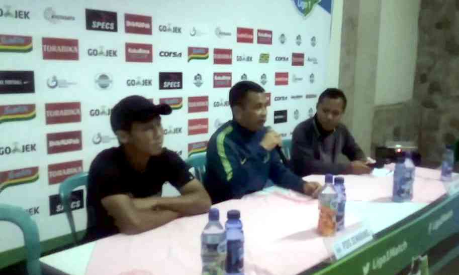 PSIS Kalahkan Perseru, Jafri Sastra Puas, I Putu Gede Sindir Penalti