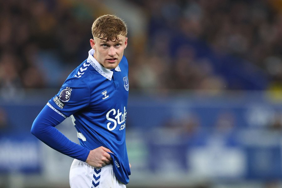Demi Jarrad Branthwaite, Manchester United Korbankan Harry Maguire
