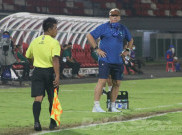 Persib Ditahan Persebaya, Robert Rene Alberts Soroti Wasit Fariq Hitaba