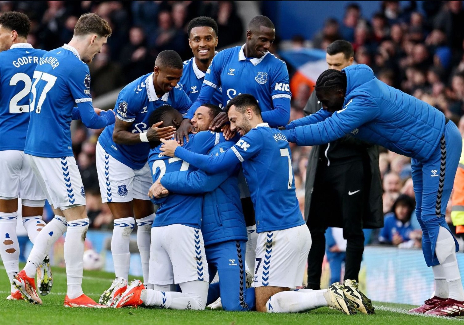 Everton Selamat, Sheffield United Ucapkan Selamat Tinggal Premier League
