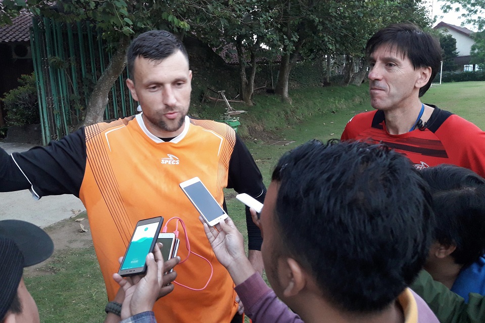 Kiper Serbia Tak Mau Sekadar Trial di Arema FC