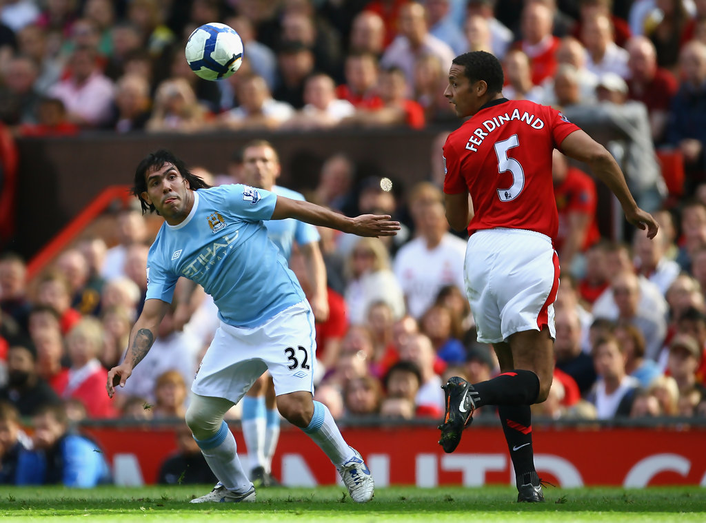 6 Pemain yang Pernah Membela Man United dan Man City