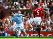 6 Pemain yang Pernah Membela Man United dan Man City