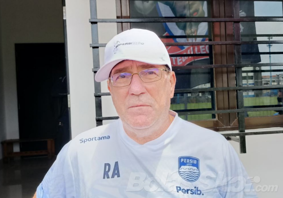 Pelatih Persib Sebut Persija Tidak Beruntung