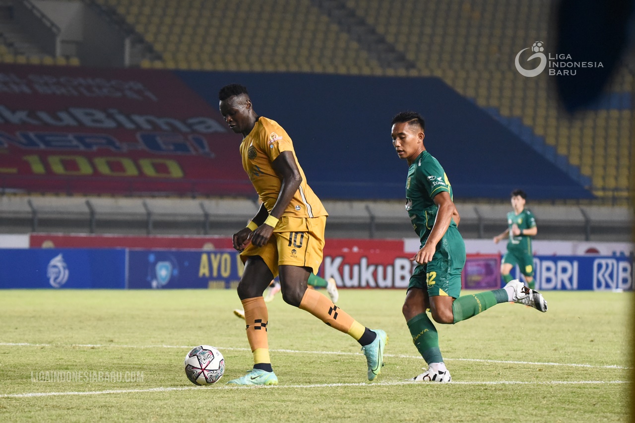 Persib Hadapi Bhayangkara FC, Nick Kuipers Bicara soal Ezechiel N'Douassel