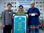 Pevoli Jakarta Elektrik PLN Maya Indri Lelang Jersey untuk Bantu Pondok Pesantren