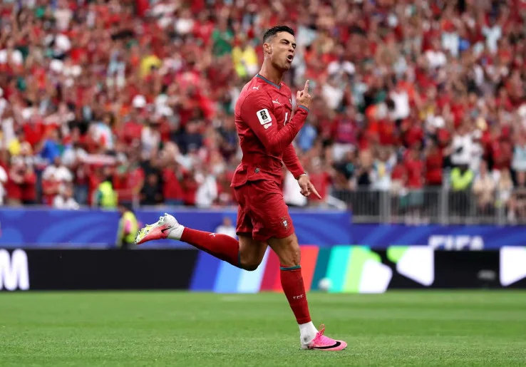 Cristiano Ronaldo Ukir Sejarah, Jadi Pemain Pertama Cetak Gol di 6 Piala Dunia Berbeda