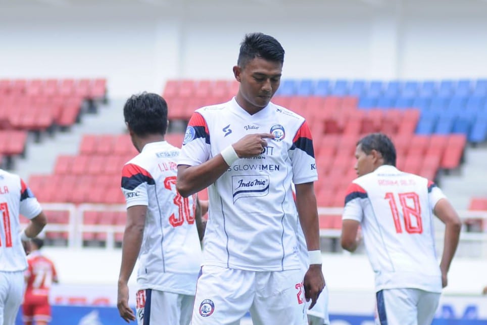 Javier Roca Tak Segan Puji Penampilan Dedik Setiawan untuk Arema FC
