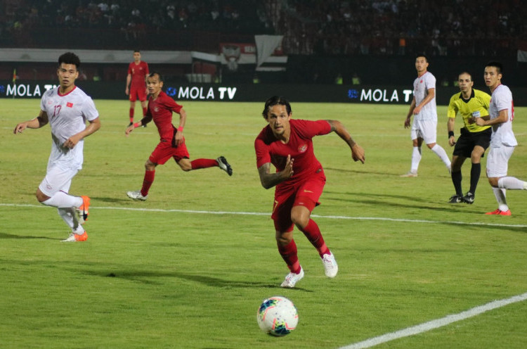 Kalah dari Vietnam, Irfan Bachdim Sebut Pemain Timnas Indonesia Kurang Konsentrasi