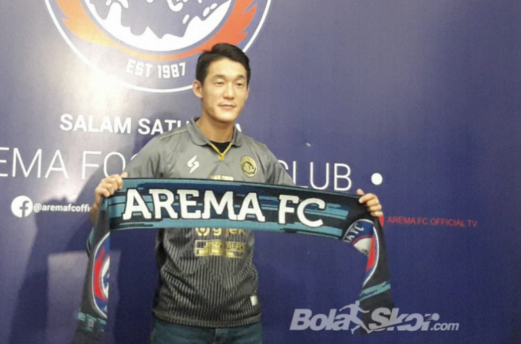 Renegosiasi Jadi Alasan Belum Bergabungnya Oh In-kyun ke Skuat Arema FC