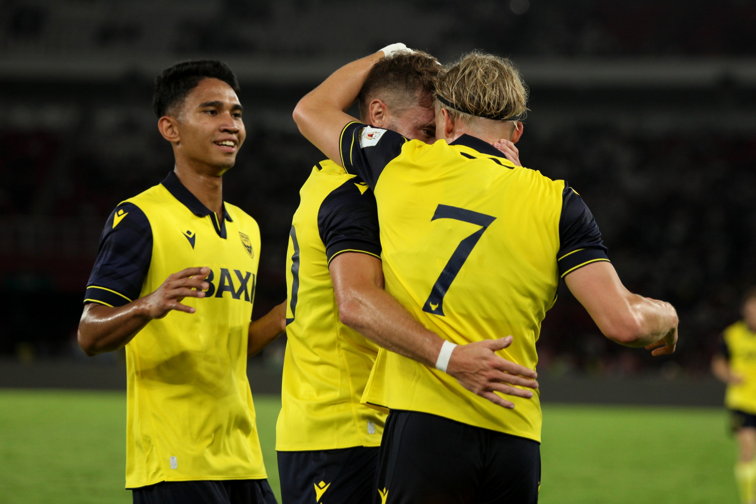 Persib Dibungkam Port FC, Oxford United Pesta Gol di SUGBK