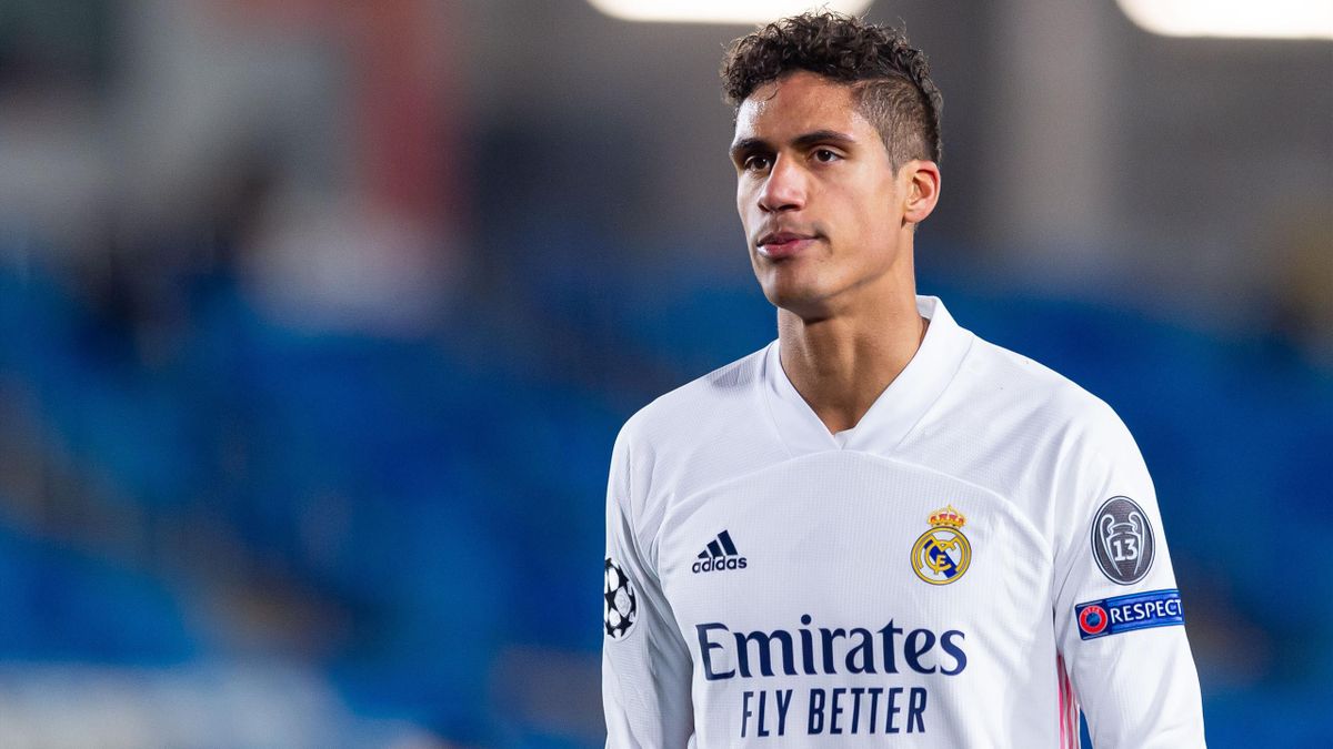 Manchester United Gelar Negosiasi dengan Perwakilan Varane