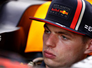 Verstappen Terlihat Lembek di Depan Hamilton