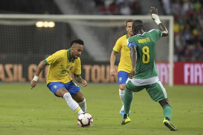 Neymar, Pemain Ketujuh yang Tembus 100 Penampilan bersama Brasil