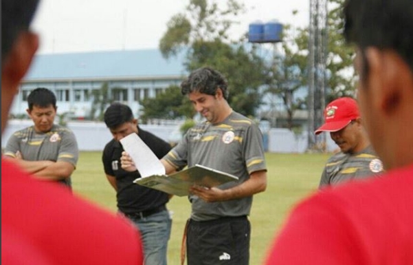 Teco Beberkan Alasan Persija Tak Rekrut Faysal Shayesteh