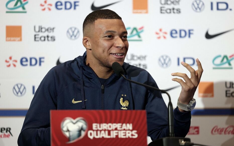Perlakuan Kejam PSG kepada Kylian Mbappe