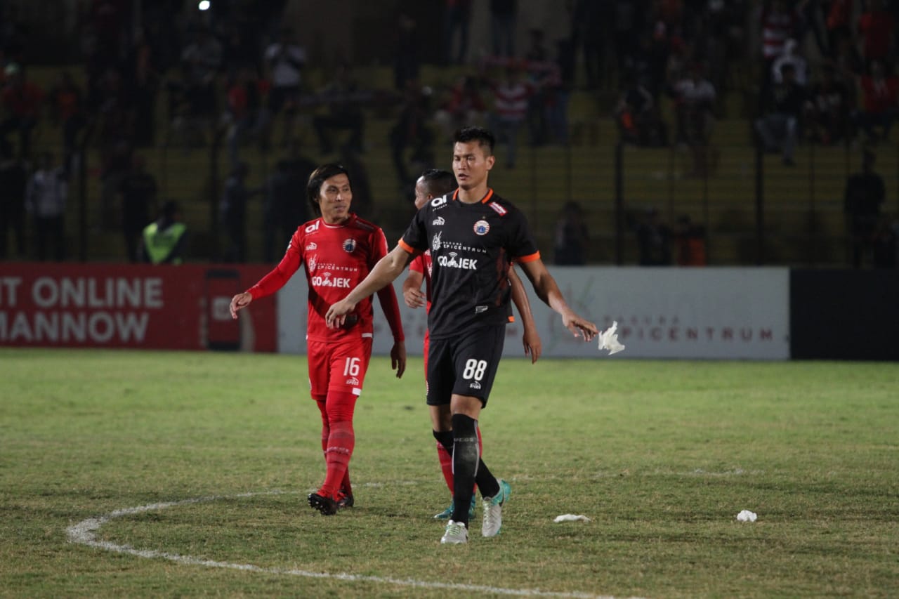 Simon McMenemy Takjub dengan Penyelamatan Kiper Persija Jakarta Shahar Ginanjar
