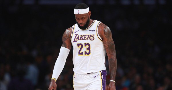 Pramusim NBA: Lakers Kalahkan Warriors Lagi, Rockets Dikandaskan Spurs