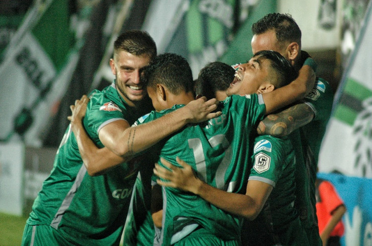 Seto Nurdiantoro Sebut Kemenangan PSS atas Arema FC Beruntung