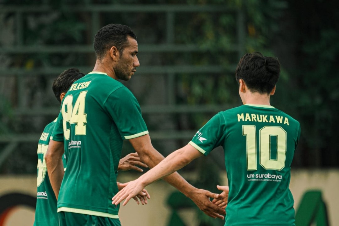 Pelatih Persebaya Bela Performa Dua Pemain Asingnya