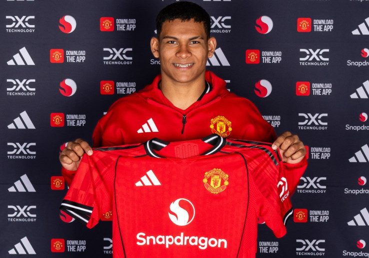 Diego Leon, Pemain Paraguay Pertama dalam Sejarah Manchester United