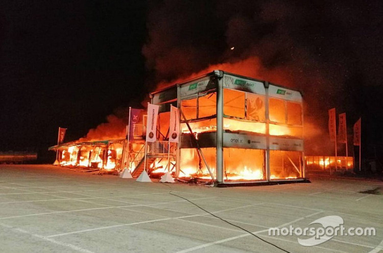 Motor Kejuaraan Dunia Balap Listrik Terbakar, Aspek Keselamatan Dipertanyakan 