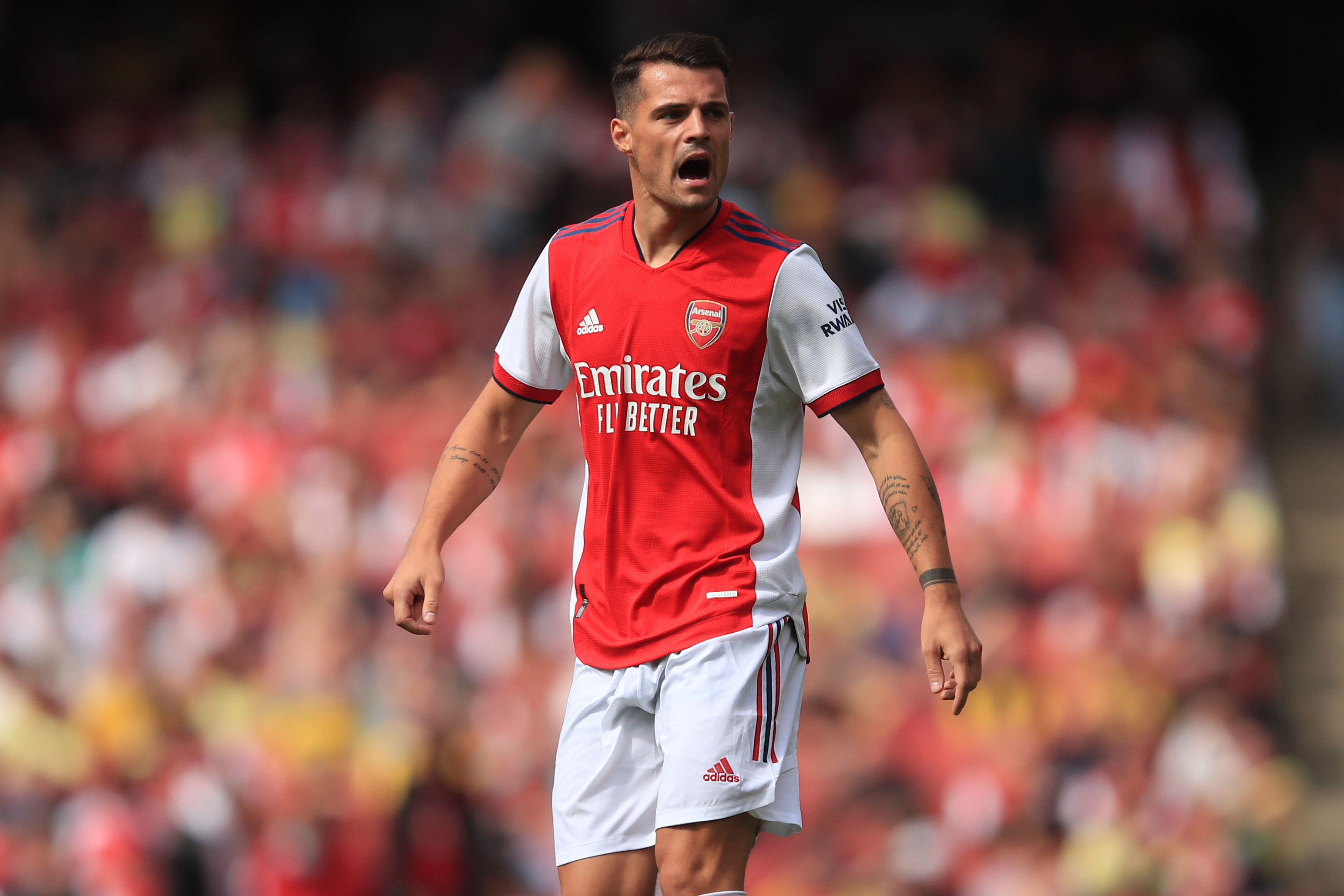 Mikel Arteta Jamin Granit Xhaka Bertahan, AS Roma Gigit Jari