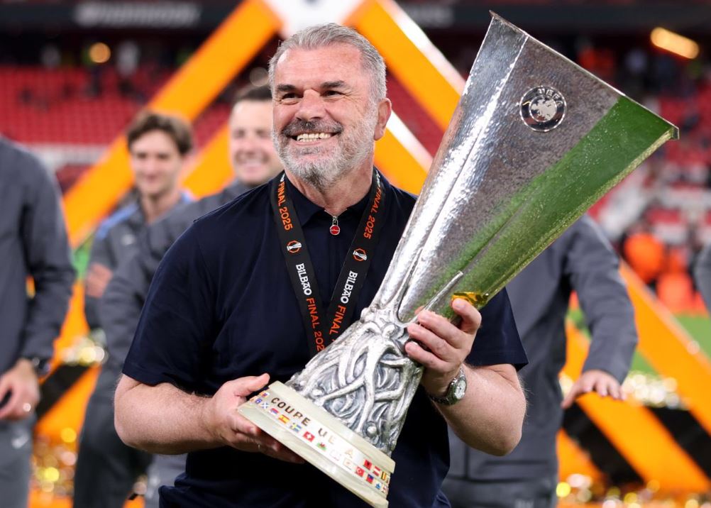 Akhiri 17 Tahun Penantian Trofi, Ange Postecoglou Tetap Dipecat Tottenham Hotspur