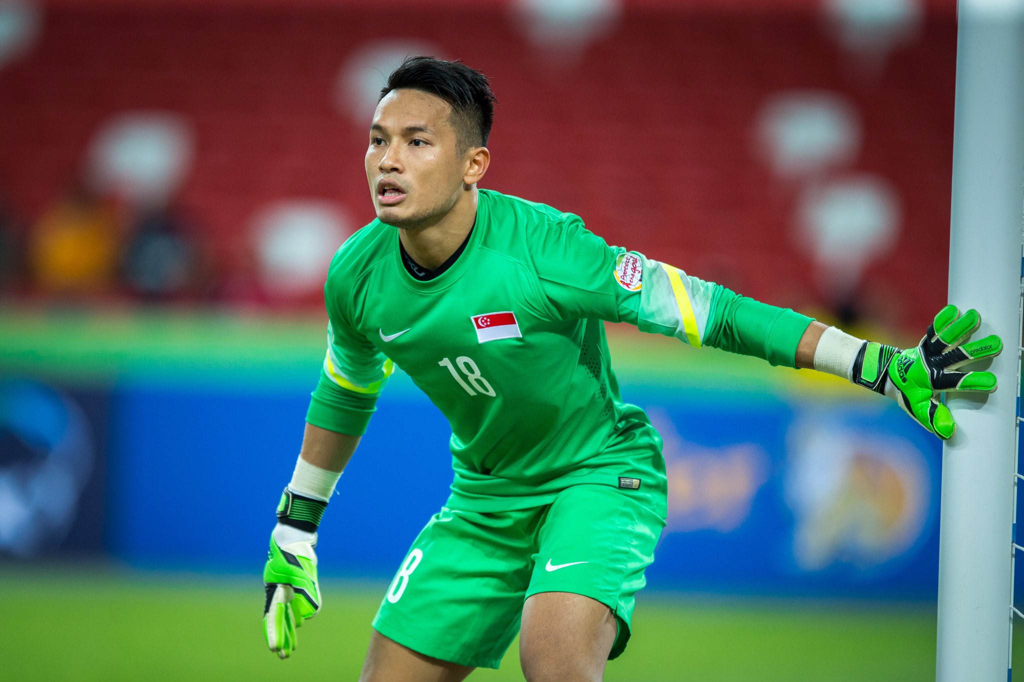Digempur oleh Pemain Timnas, Kiper Singapura Hassan Sunny Trending di Twitter