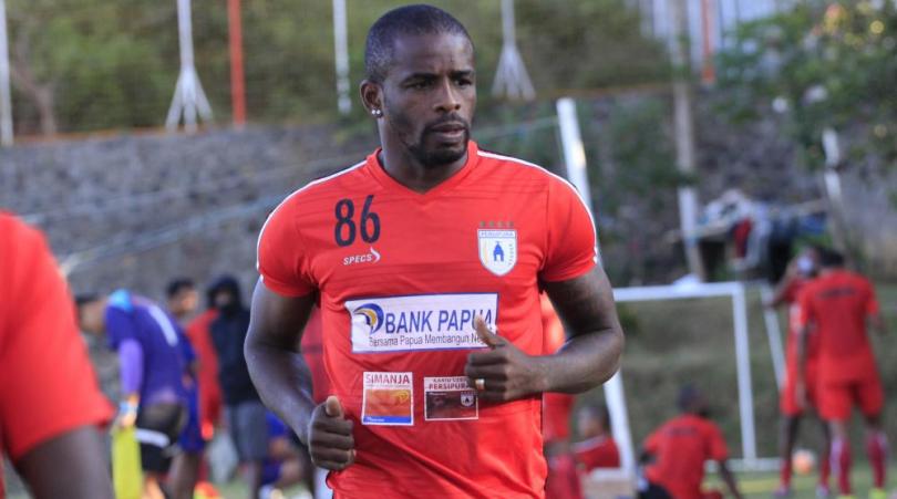 Greg Nwokolo Merapat Ke Persipura