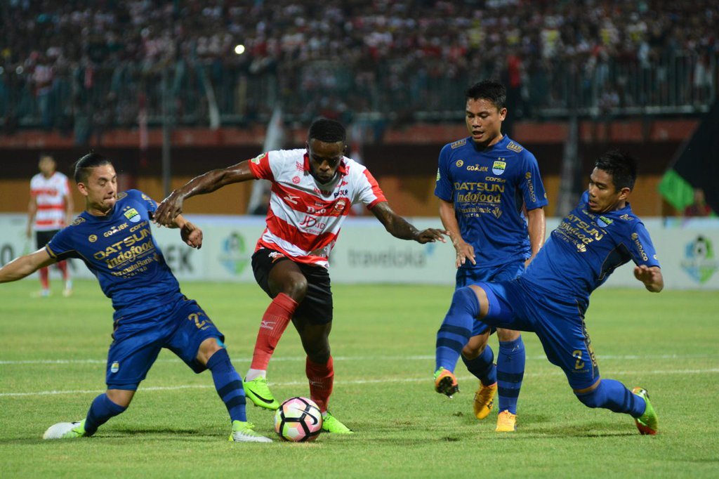 Persib Ditahan Imbang Tanpa Gol oleh Madura United di Babak I