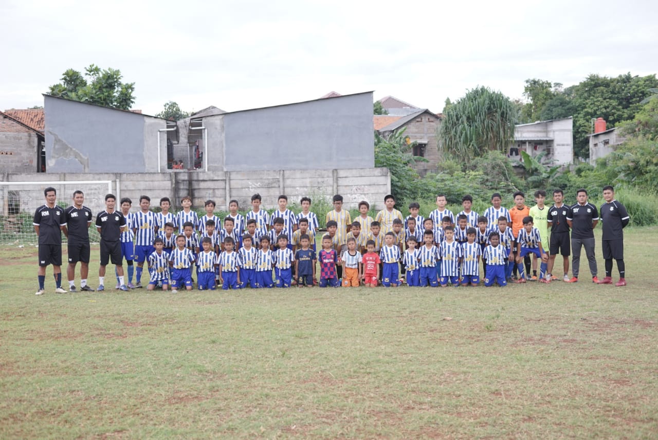 SSB Dhefil's, Sepak Bola sebagai Hiburan