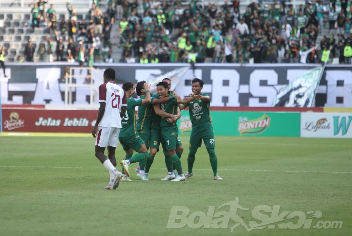 Tekuk Juara Bertahan, Uston Nawawi Sebut Game Plan Persebaya Berjalan Bagus