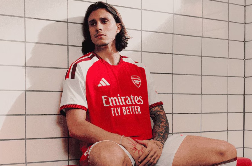 Arsenal Resmi Luncurkan Jersey Kandang Baru