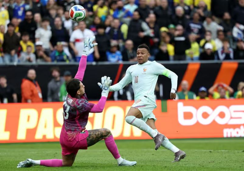 Hasil Laga Persahabatan: Bermain dengan 10 Pemain, Prancis Tekuk Brasil 2-1