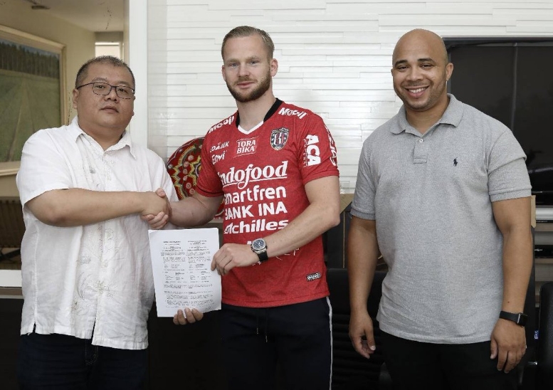 Bali United Kontrak Melvin Platje Hingga Desember 2019