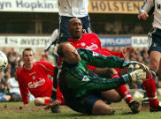 Tottenham Pernah Mengubur Impian Liverpool Meraih Titel Premier League di Musim 2001-02
