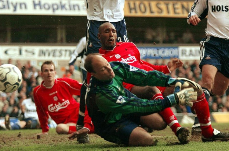 Tottenham Pernah Mengubur Impian Liverpool Meraih Titel Premier League di Musim 2001-02