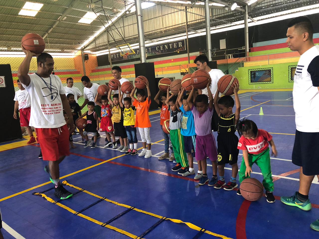 Cetak Bibit Muda Pebasket Indonesia Timur, Eks Pemain Kobatama Gelar Coaching Clinic Seri Kedua