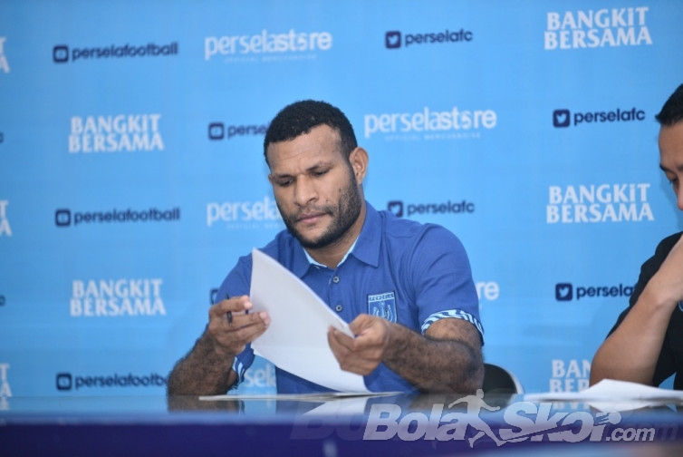 Manajer Persela Beberkan di Balik Perekrutan Marinus Wanewar