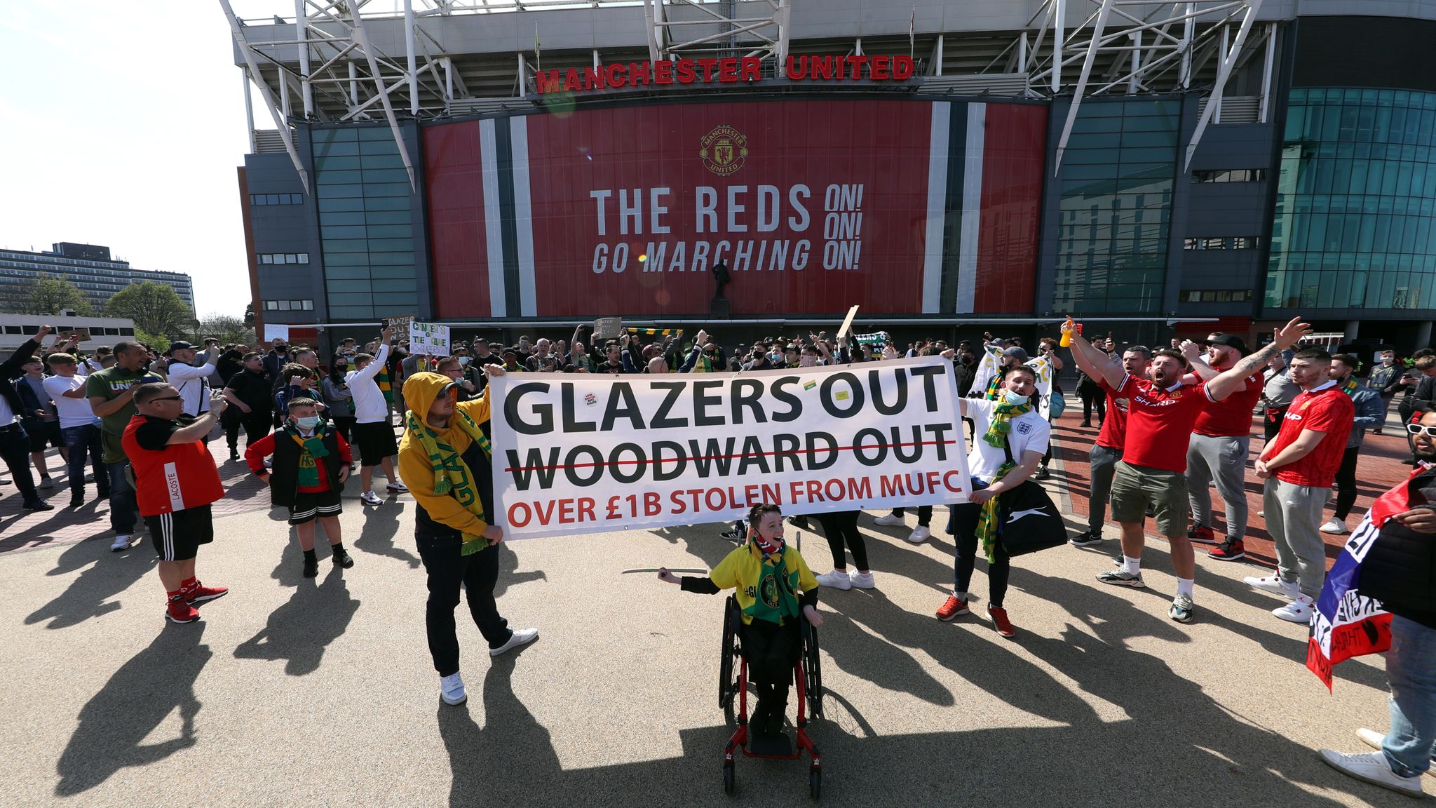 Dimusuhi Suporter, Glazer Siap Jual Manchester United dengan Harga Fantastis