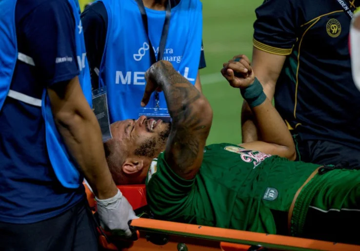 Alex Martins Alami Dislokasi Bahu, Absen Bela Persebaya di Semifinal Piala Presiden 2026 Kontra Arema FC