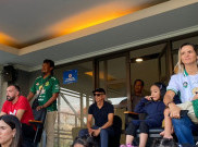 Pelatih Arema FC Tonton Sang Anak di Persebaya