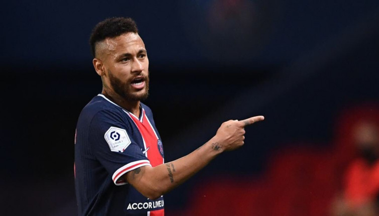 Neymar Ngeri Lawan Manchester United