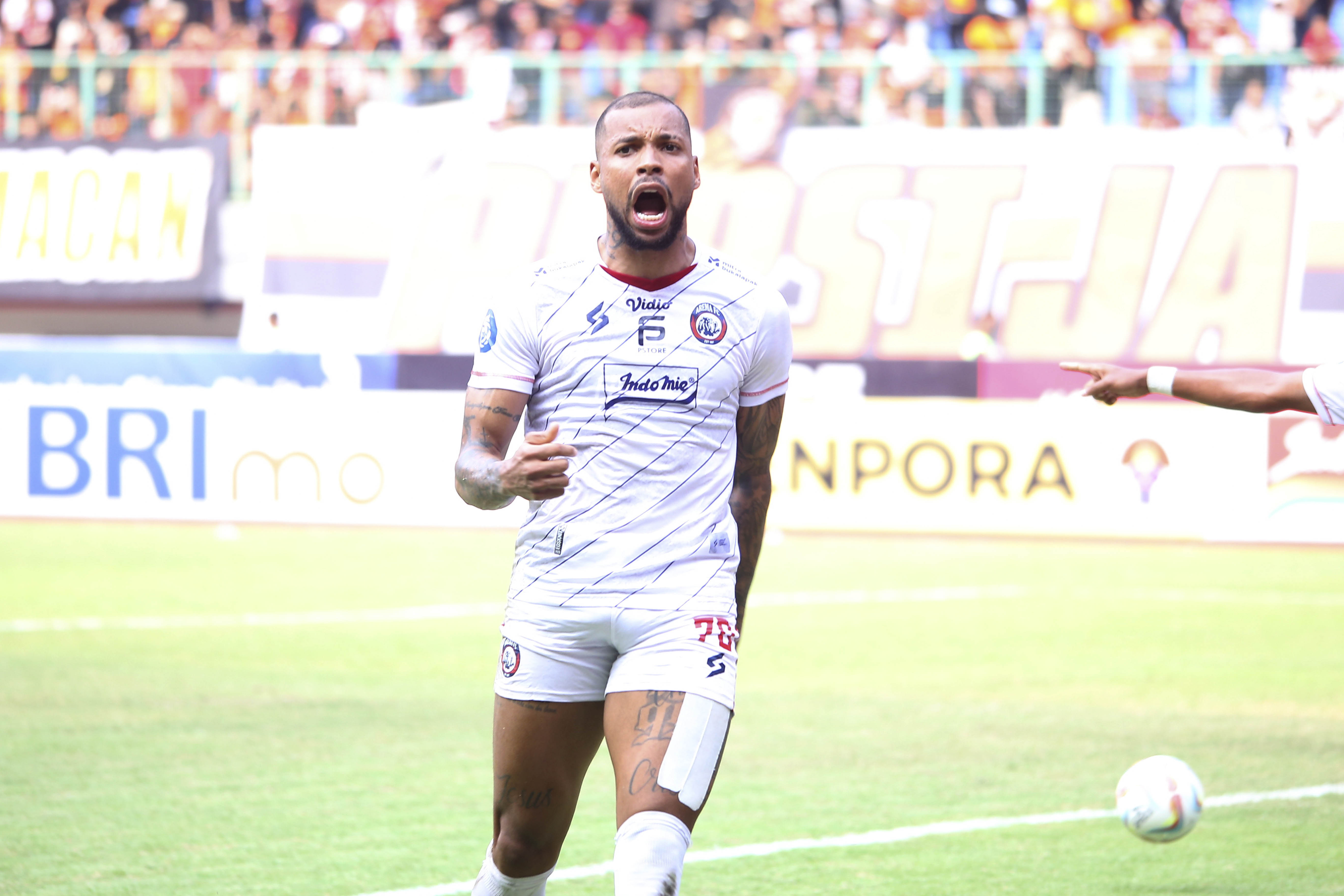 Presiden Persija Akui Tak Ragu Pinjam Gustavo Almeida dari Arema FC