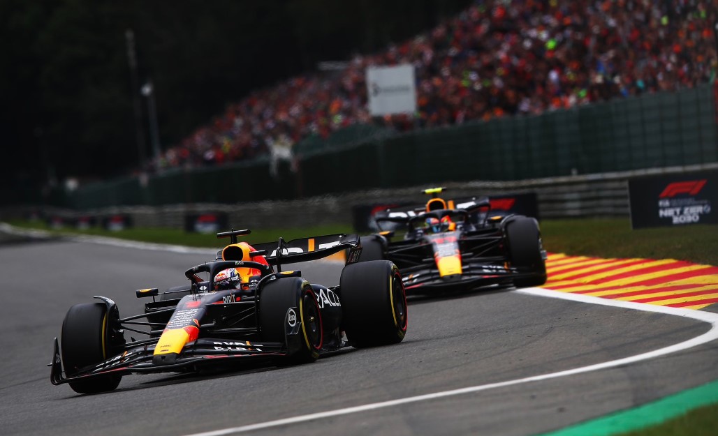 Kena Penalti, Max Verstappen Tetap Raih Kemenangan Kedelapan Beruntun