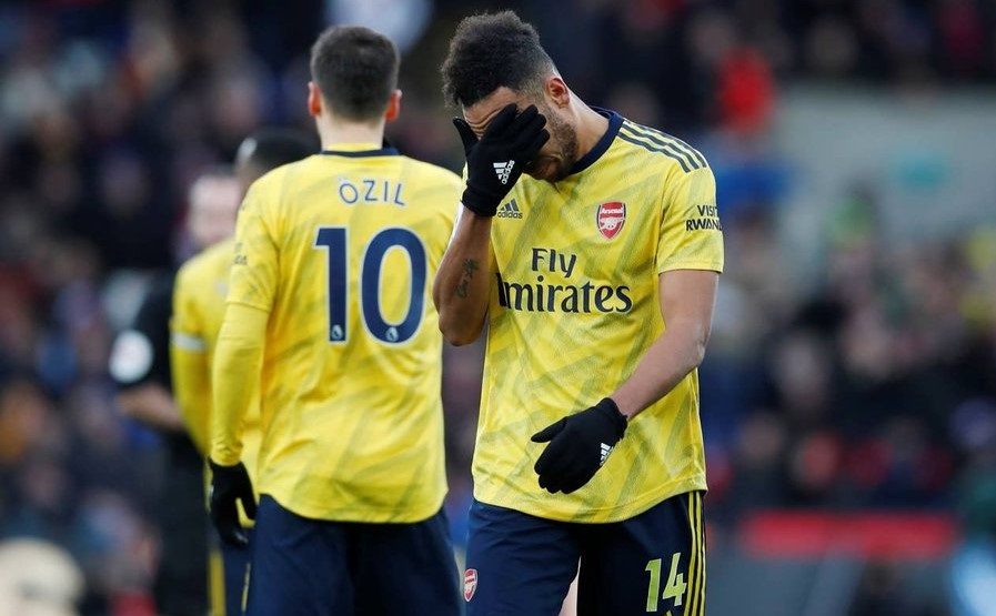 Pierre-Emerick Aubameyang Terima Kartu Merah, Sejarah Terulang