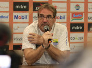 Hadapi Badak Lampung, Robert Rene Alberts Berharap Persib seperti Persebaya
