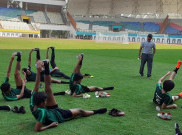 Sisa Dua Hari, Fakhri Husaini Asah Kemampuan Pemain Antisipasi Bola Mati
