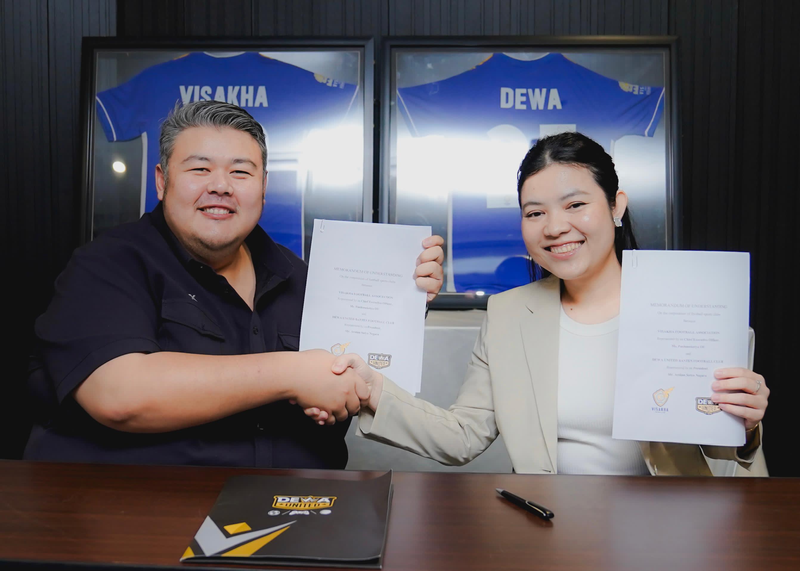 Perkuat Kemitraan Global, Dewa United Banten FC Lanjutkan Kerja Sama dengan Visakha FC